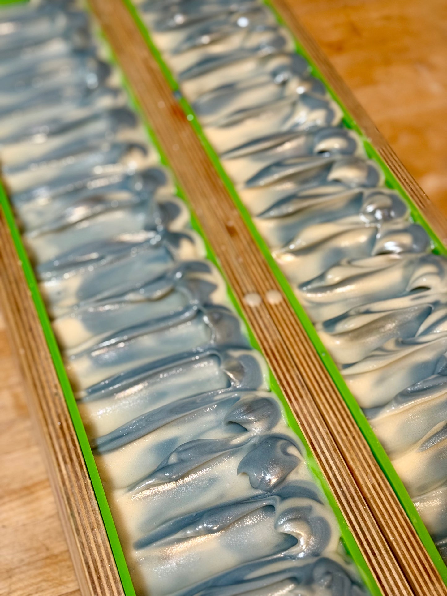 WINTER IS COMING LOW TOP