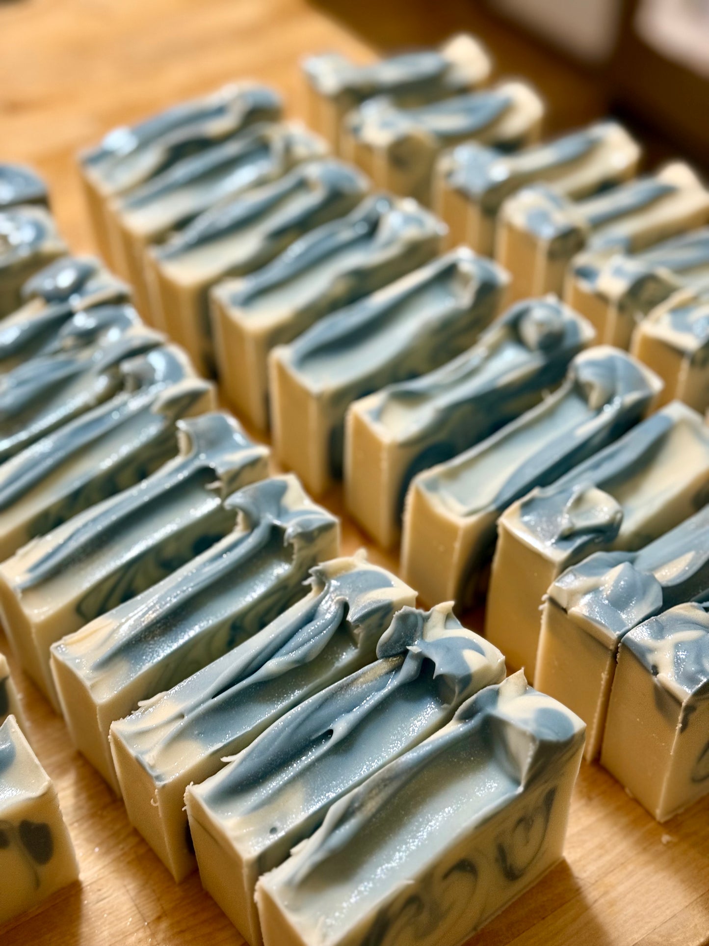 WINTER IS COMING LOW TOP